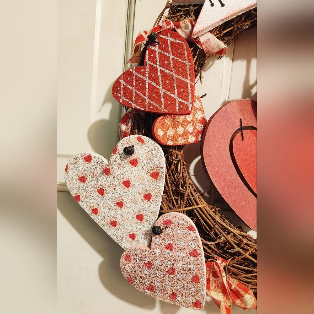 Valentine's Day Heart Wreath - Red, pink and White